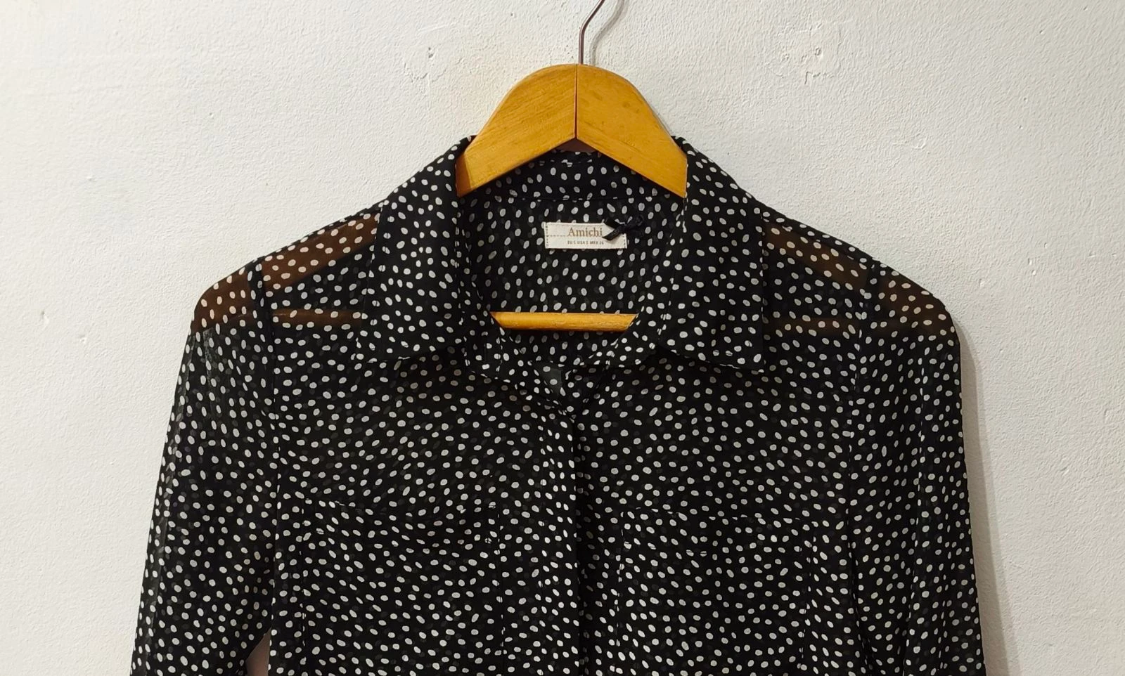 Camisa de lunares preta e branca Amichi mulher Talla S – photo 3